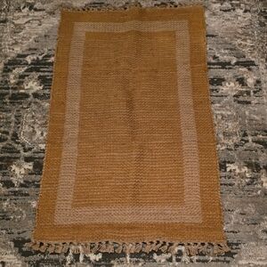 REAGAN BRAND GOLD AREA RUG APPROXIMATE MEASUREMENTS 27"x45"